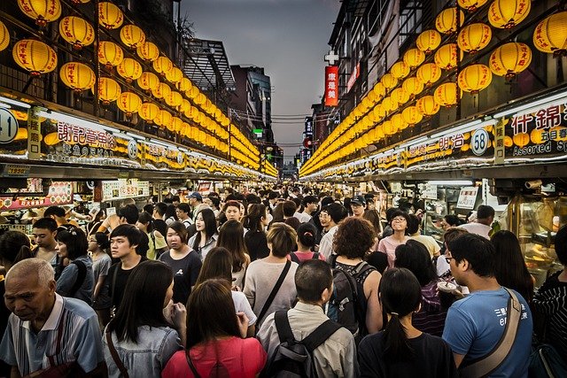 台中市區散步一日遊：勤美草悟道、審計新村這樣玩最划算！